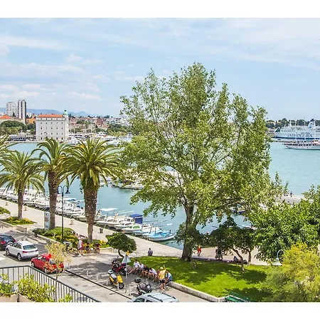 Sunny Promenade Daire