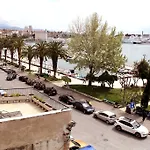 Sunny Promenade Apartman