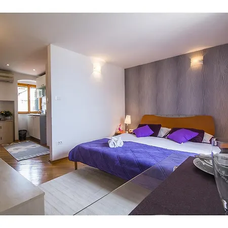 Sunny Promenade Apartment *