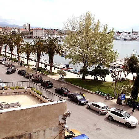 Sunny Promenade Apartamento